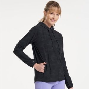 Outdoor trainer shell